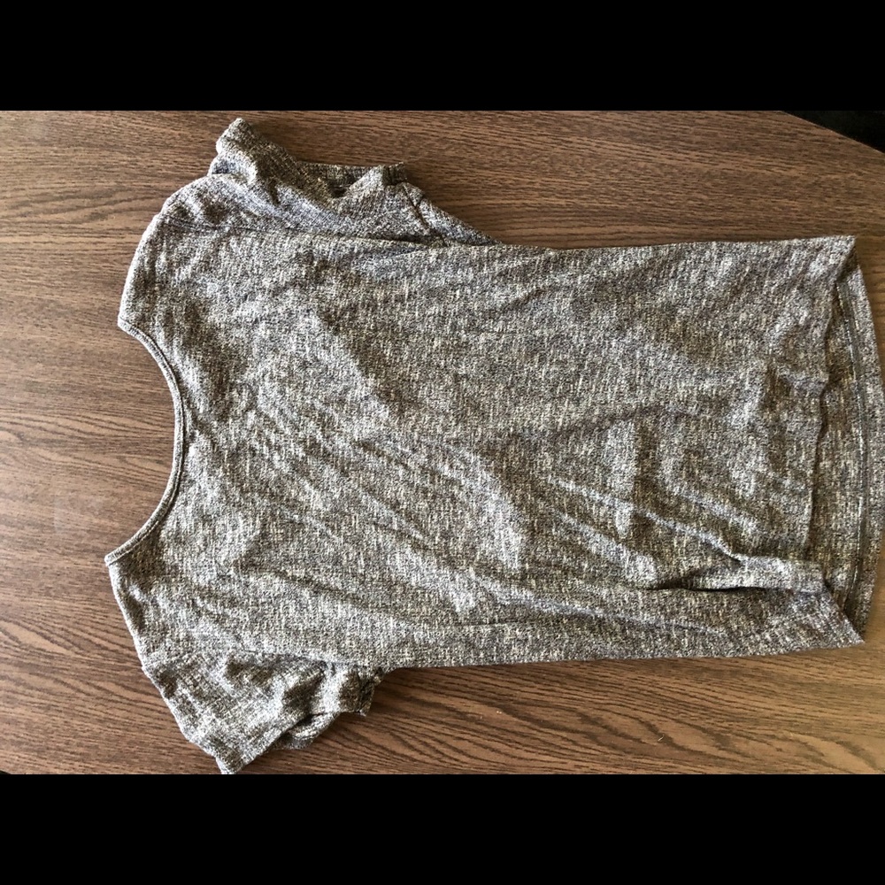 Comfortable basic grey tee
